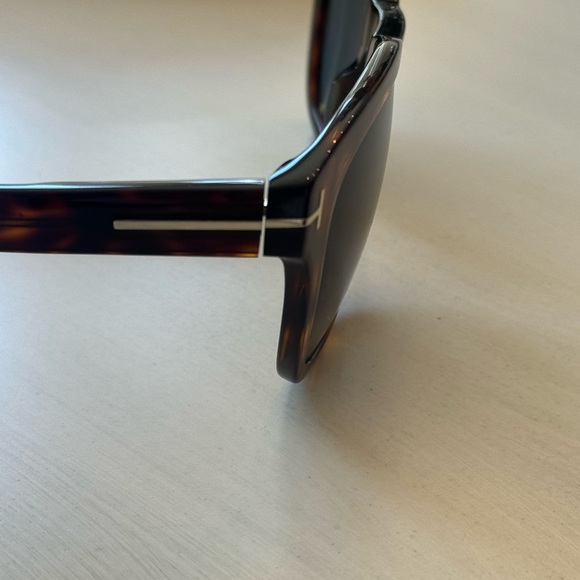 Tom Ford Eugenio Tortoise - Picture 5 of 9